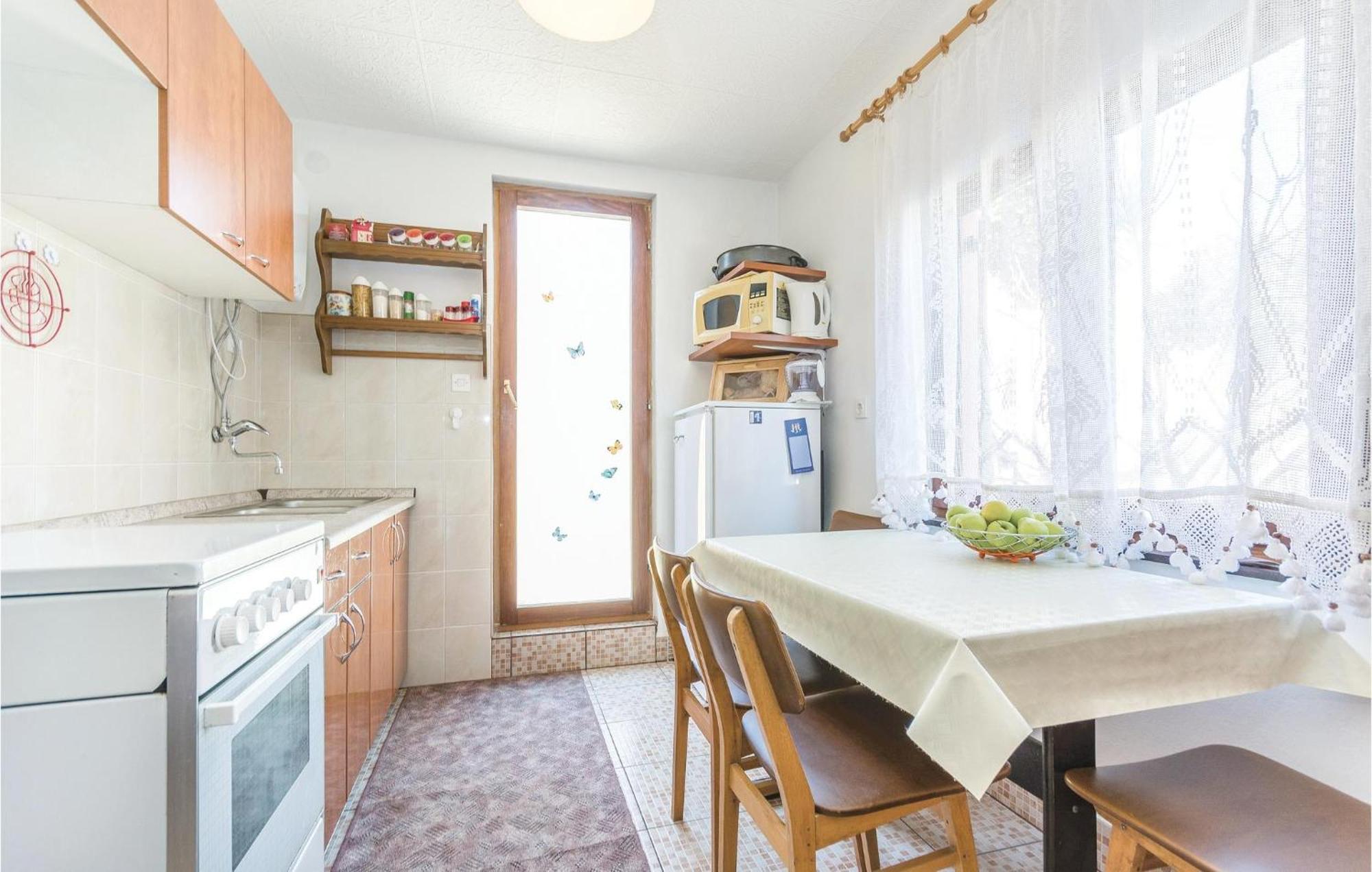 Amazing Apartment In Pavicini With Kitchen Extérieur photo
